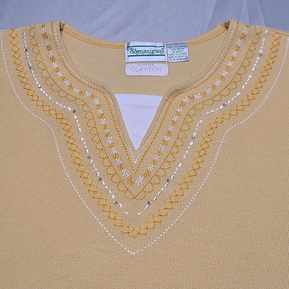 Shenanigans Embroidered Split Neck‎ Ribbed Top Womens L Yellow Short Sleeve Boho